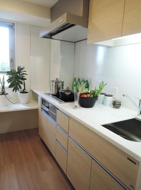 ※写真は同タイプ住戸です。(キッチン)