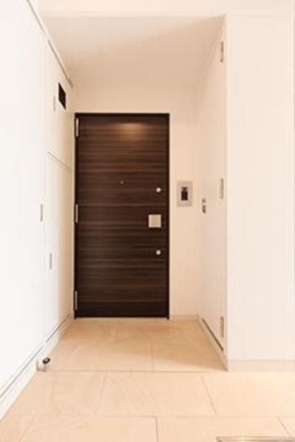 ※写真は同タイプ住戸です。(玄関)