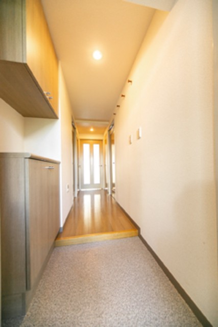 ※写真は同タイプ住戸です。(玄関)