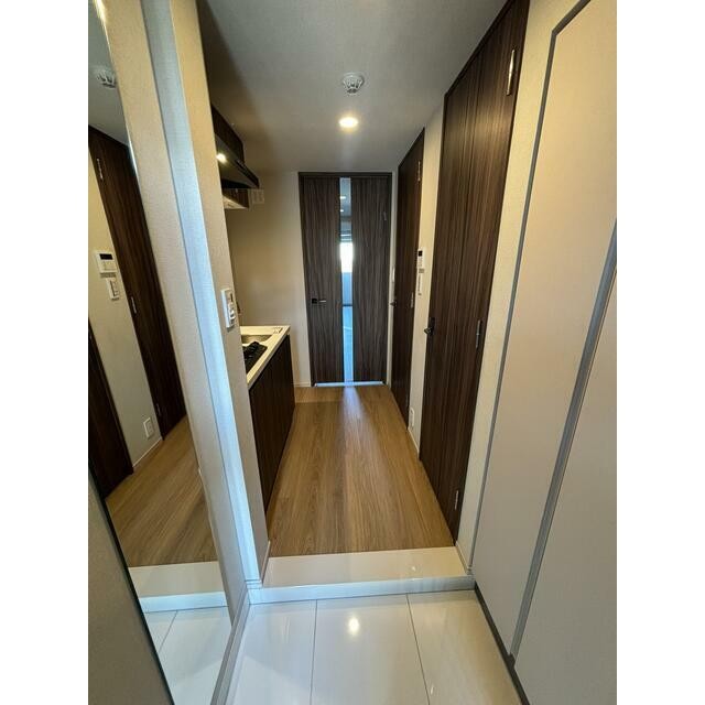 ※同タイプの別号室の写真になります。(玄関)