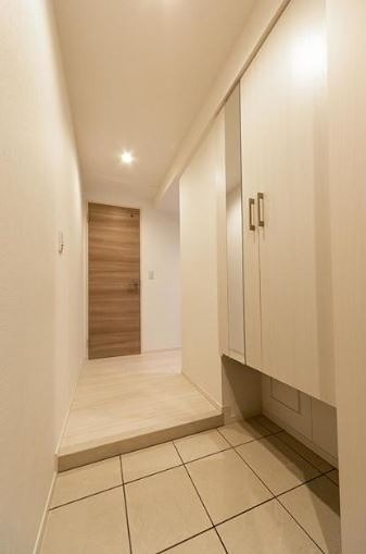 ※写真は同タイプ住戸です。(玄関)