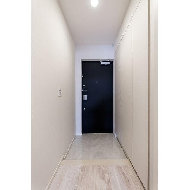 ※写真は同タイプ住戸です。(玄関)