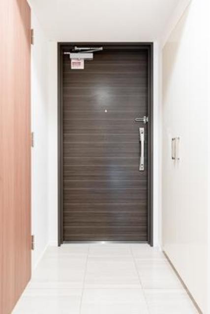 ※写真は同タイプ住戸です。(玄関)