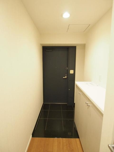 ※写真は同タイプ住戸です。(玄関)