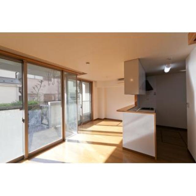 ※写真は同タイプ住戸です。(居間)