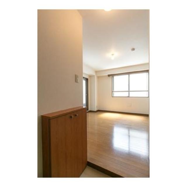 ※写真は同タイプ住戸です。(玄関)