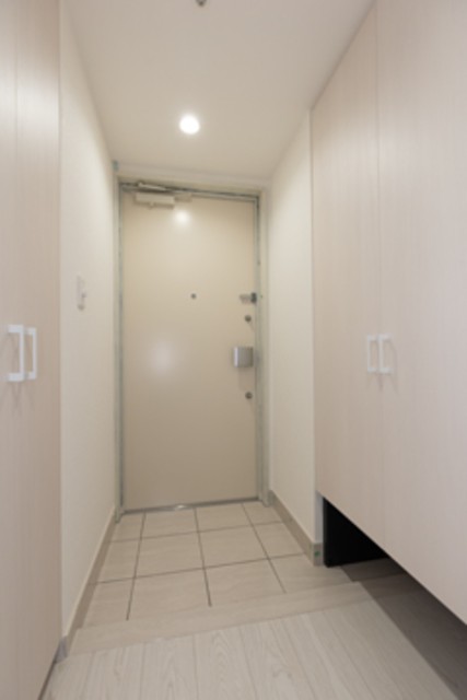 ※写真は同タイプ住戸です。(玄関)