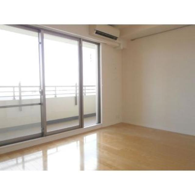 ※写真は同タイプ住戸です。(居間)