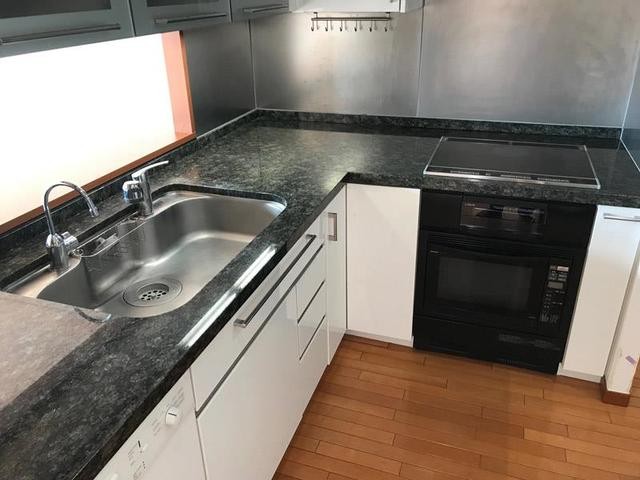 ※写真は同タイプ住戸です。(キッチン)