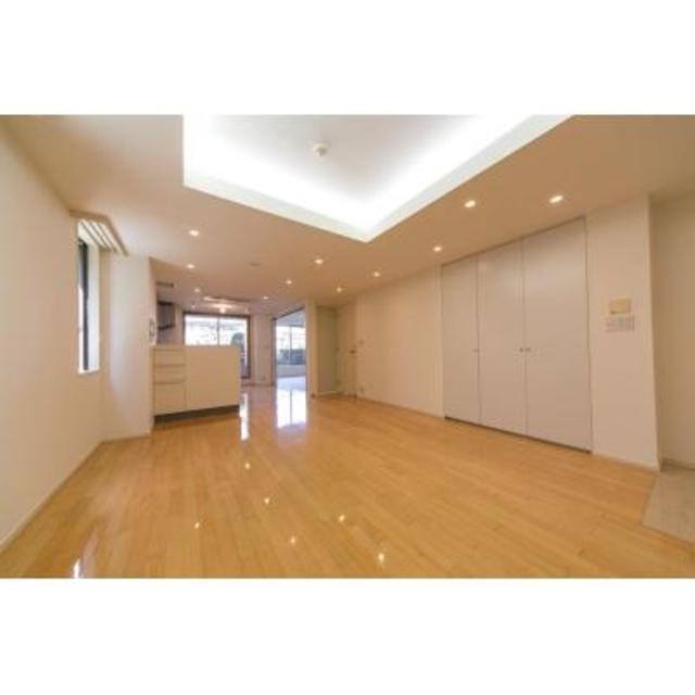 ※写真は同タイプ住戸です。(居間)