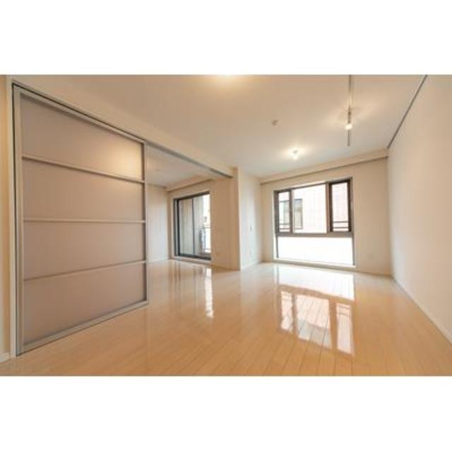 ※写真は同タイプ住戸です。(居間)