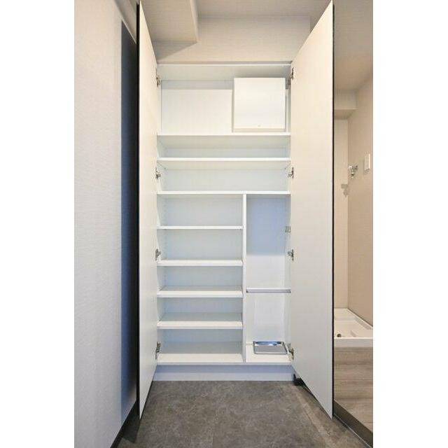 シューズボックス