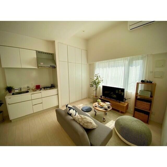 設置されているモデル家具については、契約開始前に撤去いたします。(キッチン)