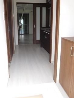 ※同仕様写真含む(玄関)