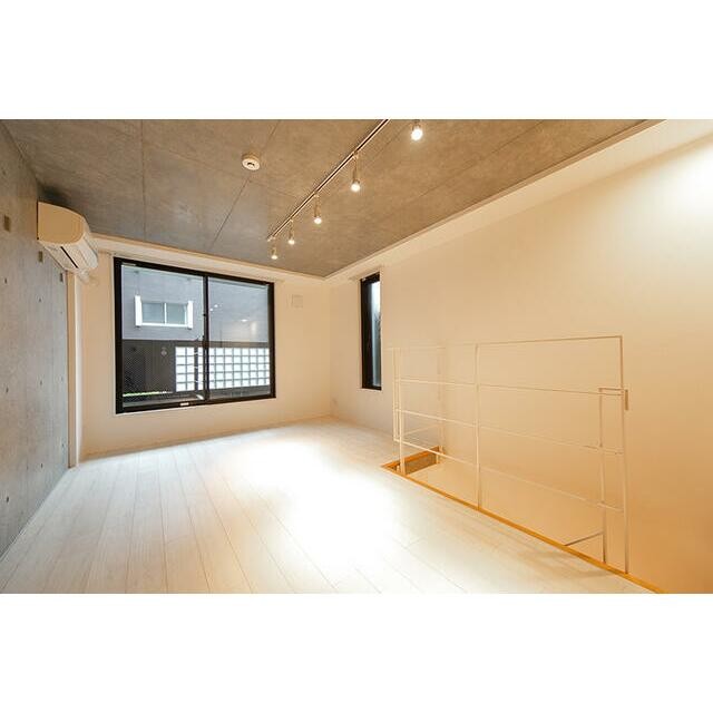 ※写真は同タイプ住戸です。(居間)