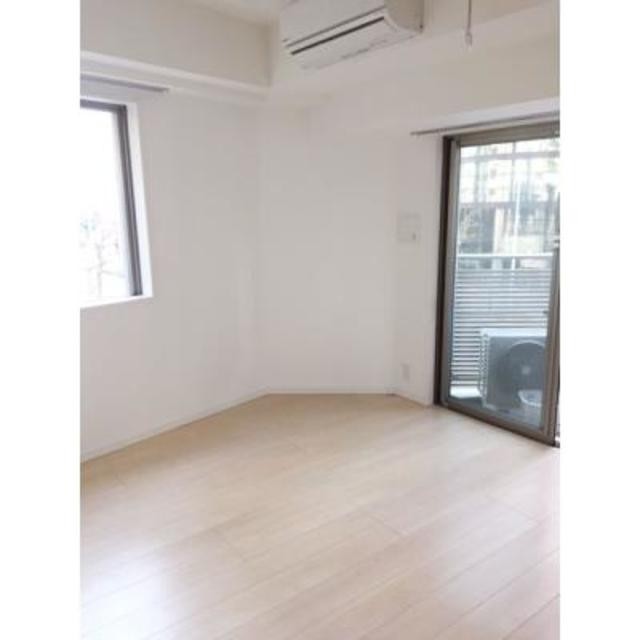 ※写真は同タイプ住戸です。(居間)