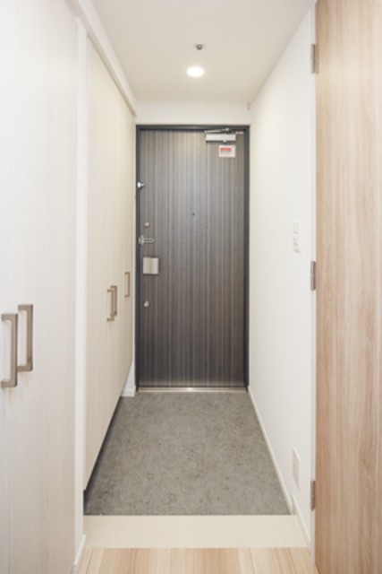 ※写真は同タイプ住戸です。(玄関)