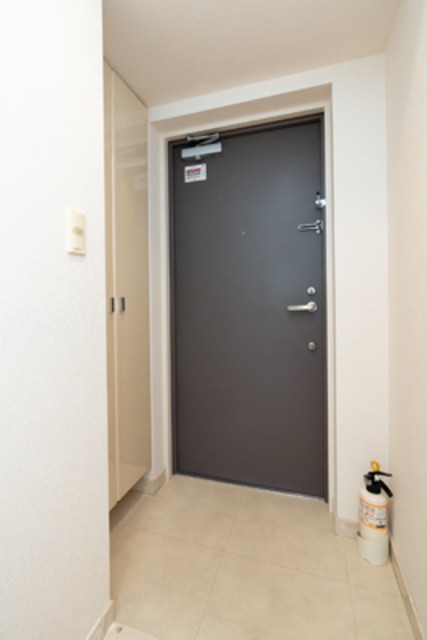 ※写真は同タイプ住戸です。(玄関)