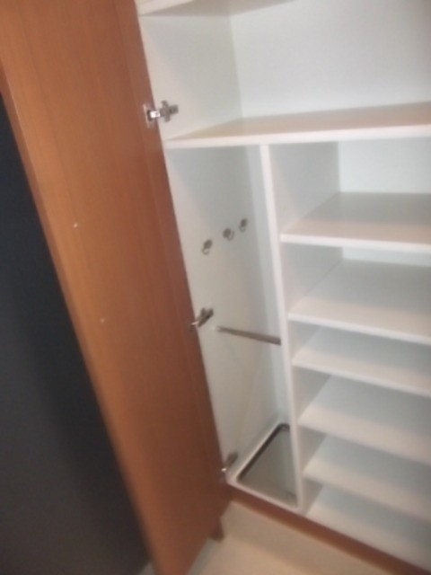 ※同仕様写真含む(玄関)