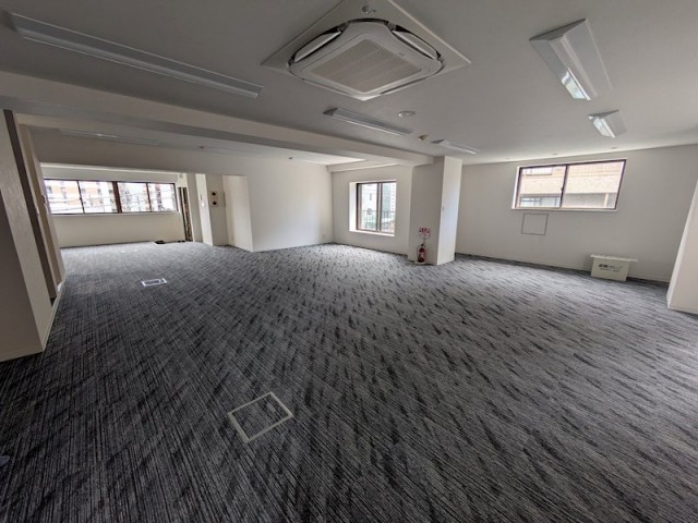 (居間)