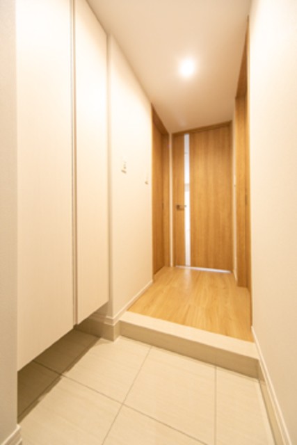 ※写真は同タイプ住戸です。(玄関)