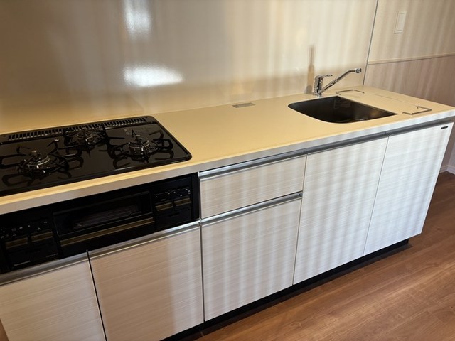 ※写真は同タイプ住戸です。(キッチン)