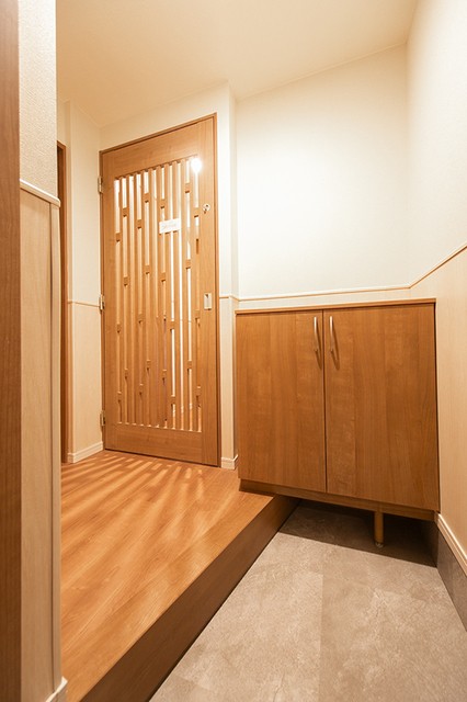 ※写真は同タイプ住戸です。(玄関)