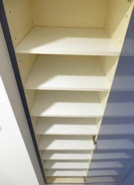 大きなスペースがあり、収納には困りません(内装)