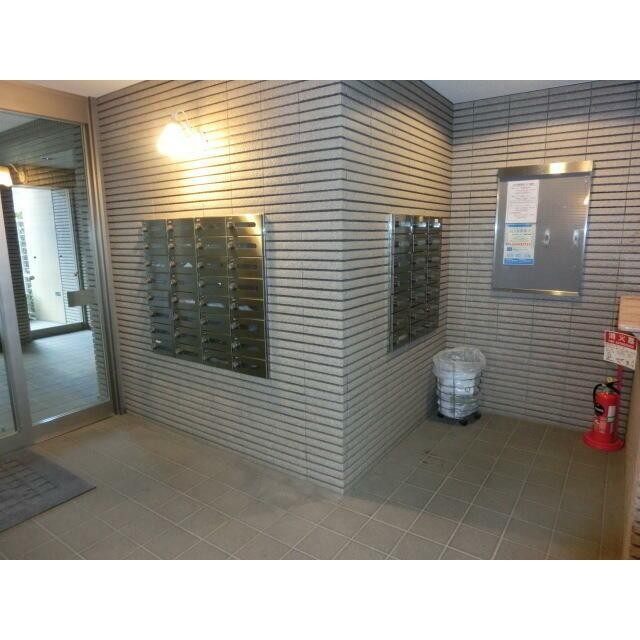 1階集合ポスト、掲示板