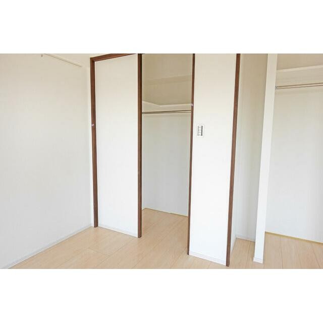 ウォークインクローゼット(内装)