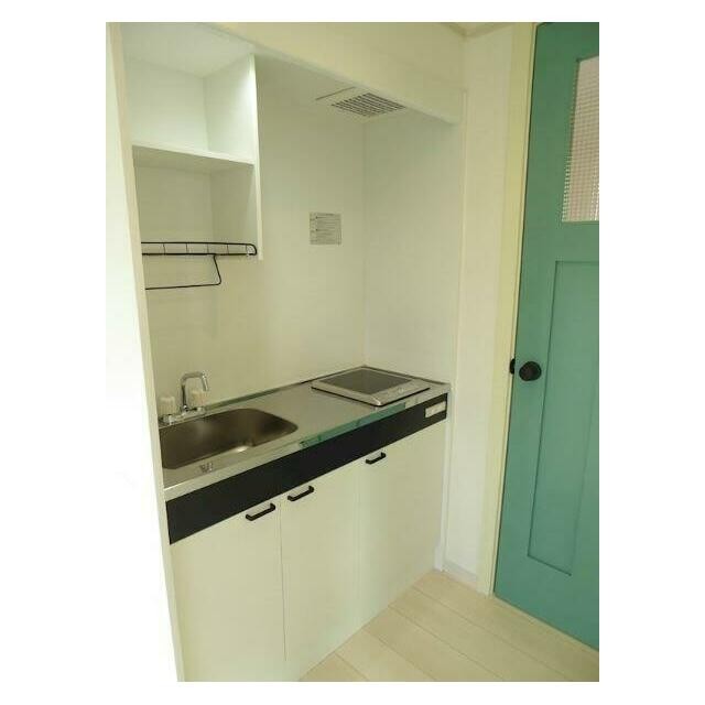 一人暮らしに丁度いいサイズ、お手入れ楽々のIHキッチンです！(キッチン)