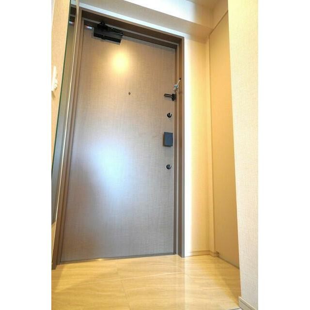 ※写真は同タイプ住戸です。(玄関)