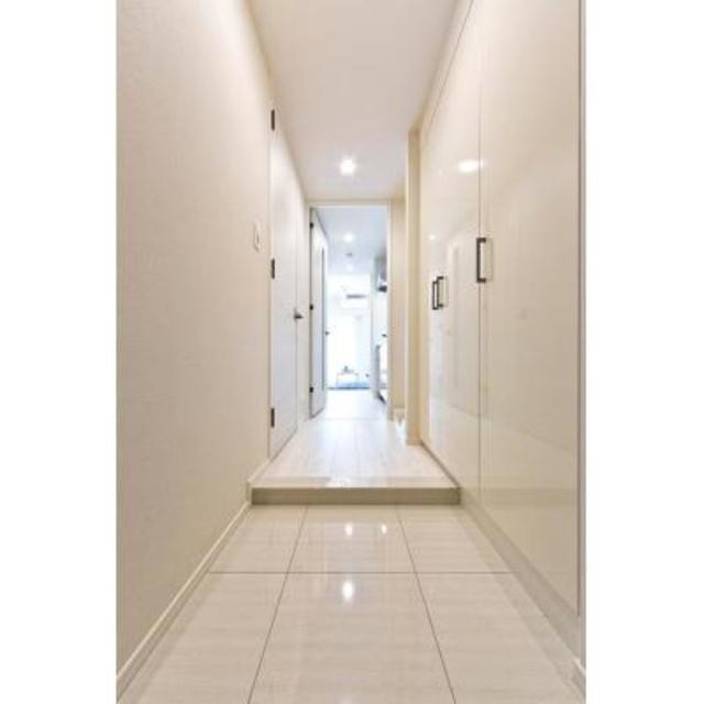 ※写真は同タイプ住戸です。(玄関)