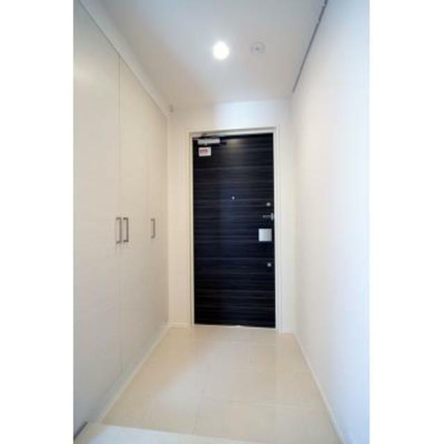 ※写真は同タイプ住戸です。(玄関)