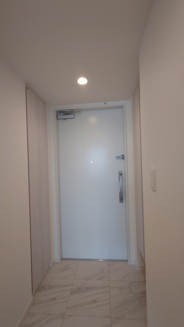 ※写真は同タイプ住戸です。(玄関)