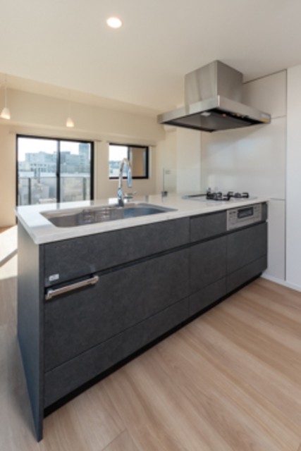 ※写真は同タイプ住戸です。(キッチン)