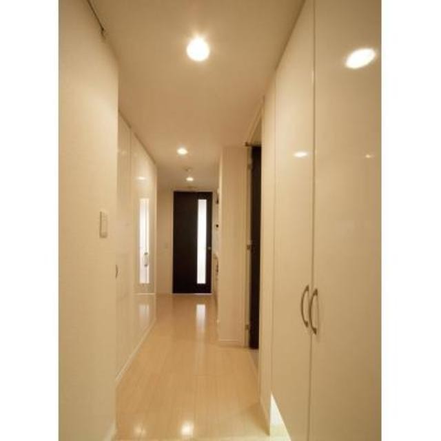 ※写真は同タイプ住戸です。(玄関)