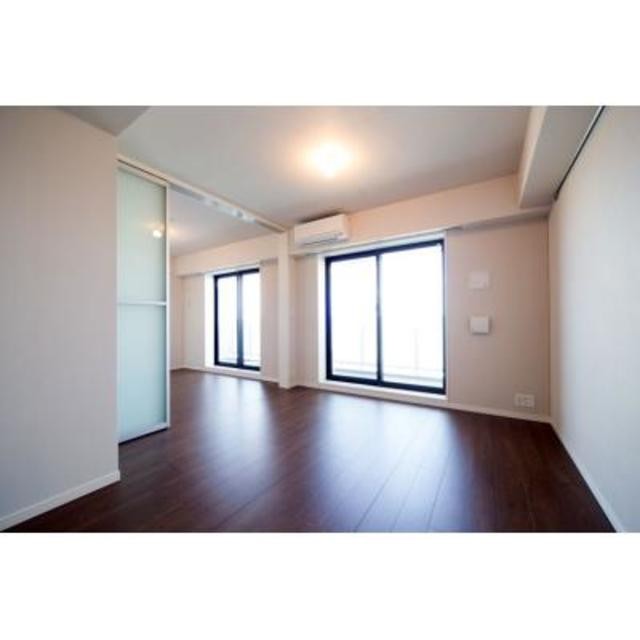 ※写真は同タイプ住戸です。(居間)