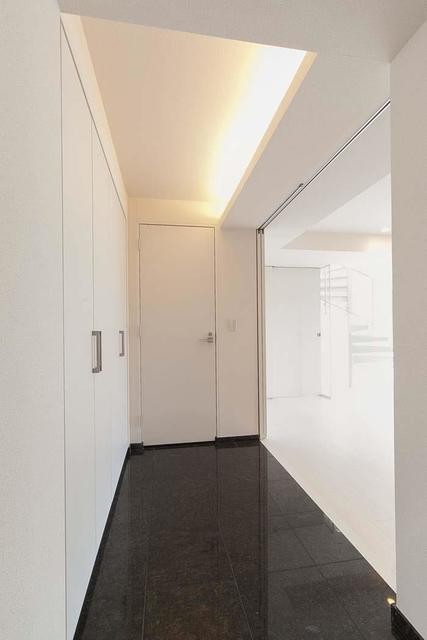 ※写真は同タイプ住戸です。(玄関)