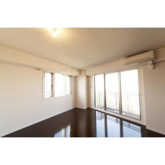 ※写真は同タイプ住戸です。(居間)