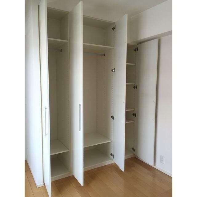 洋室のクローゼット(内装)