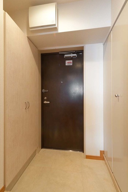 ※写真は同タイプ住戸です。(玄関)