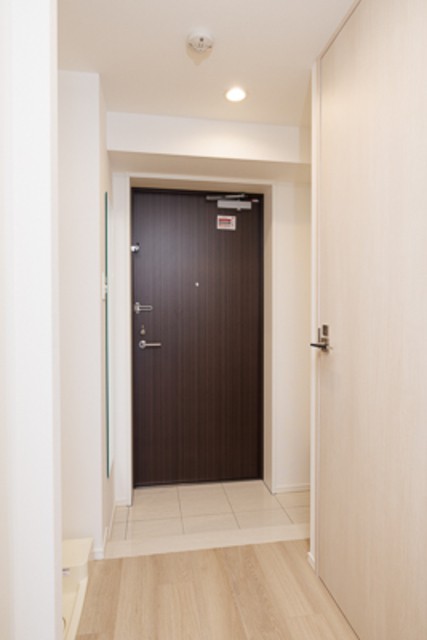 ※写真は同タイプ住戸です。(玄関)