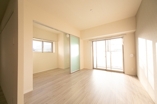 ※写真は同タイプ住戸です。(居間)