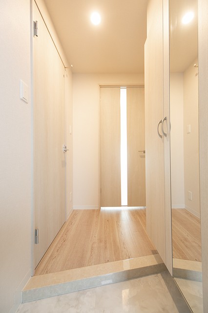 ※写真は同タイプ住戸です。(玄関)