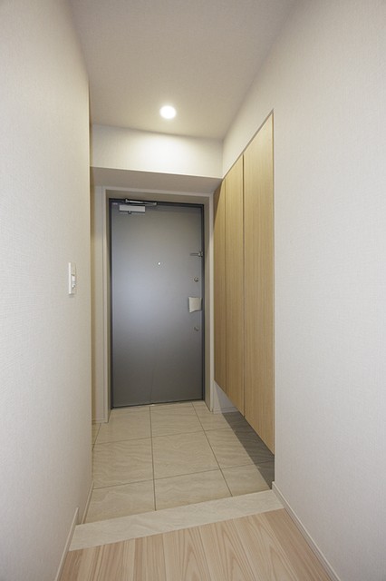 ※写真は同タイプ住戸です。(玄関)