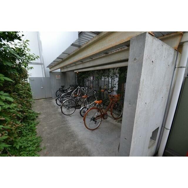 駐輪場は各戸1台無料！(その他建物画像)