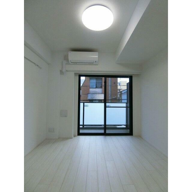 ホワイトフローリング☆