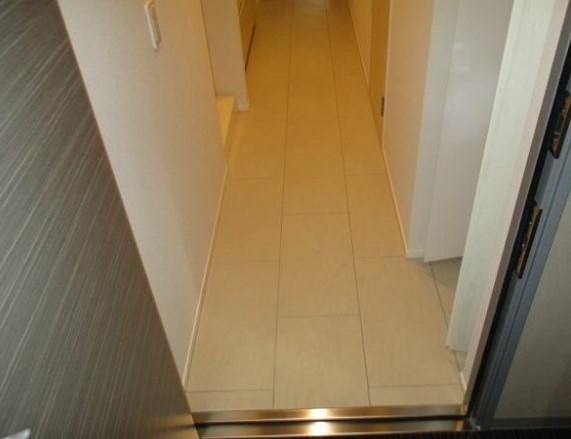 ※同仕様住戸を含む。(玄関)