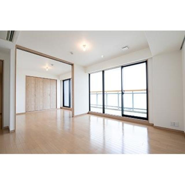 ※写真は同タイプ住戸です。(居間)